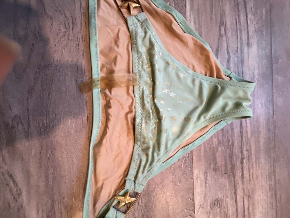 Victoria's Secret - Picture 5 of 5